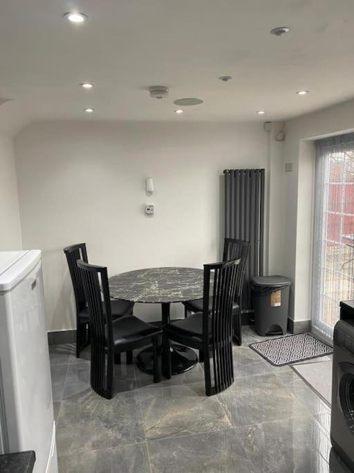2 Bed House Sleeps 4-5 Liverpool Exterior foto