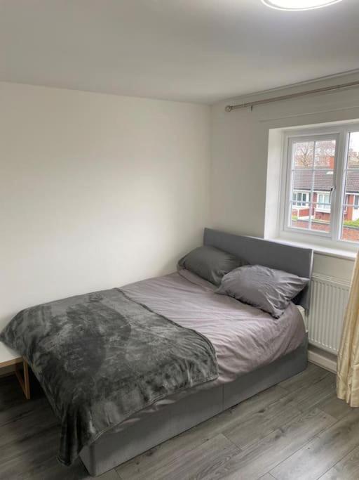 2 Bed House Sleeps 4-5 Liverpool Exterior foto